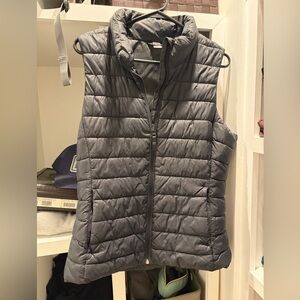 Old Navy Women's Charcoal Puffer Vest